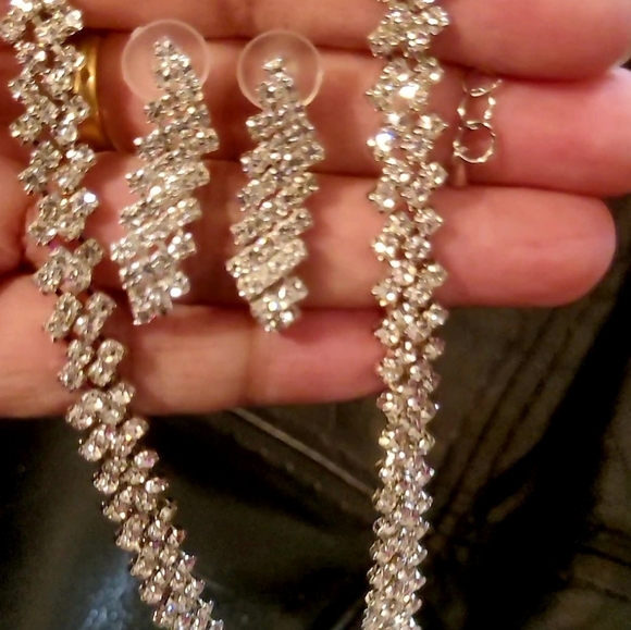 Necklace set NWOT - Picture 7 of 7